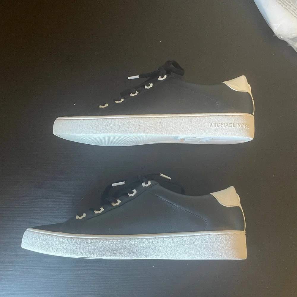 Michael Kors Womens Irving Daisy Floral Leather Sneakers Size 9 Streetwear